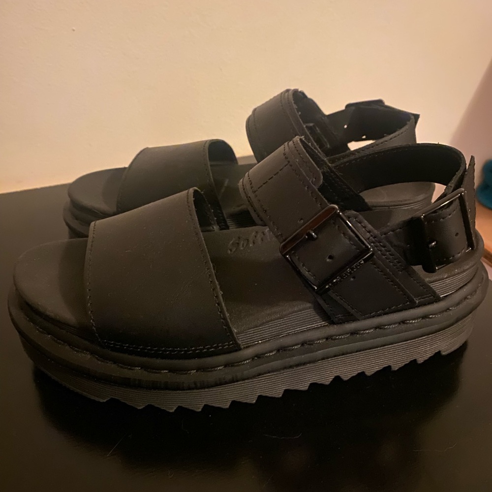 SOLD Dr. Martens Women's Voss Black Leather Strap Sandals Size 6